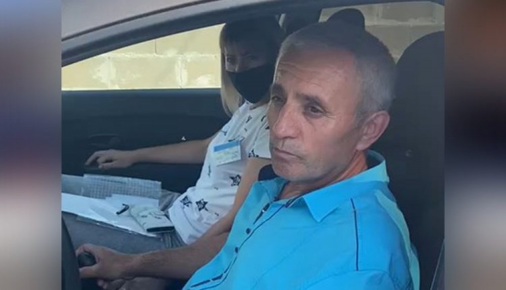 VIDEO // Un primar din Edineț, prins cu urna mobilă: „Azi nu sunt primar”